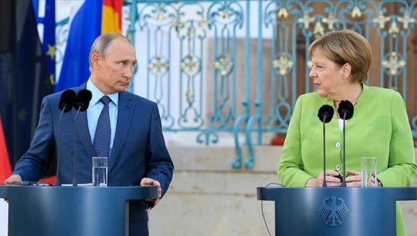 Putin, Merkel ve Macron ile Belarus