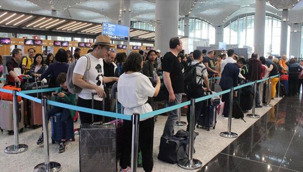 İstanbul Havalimanında megapollerden fazla yolcu 